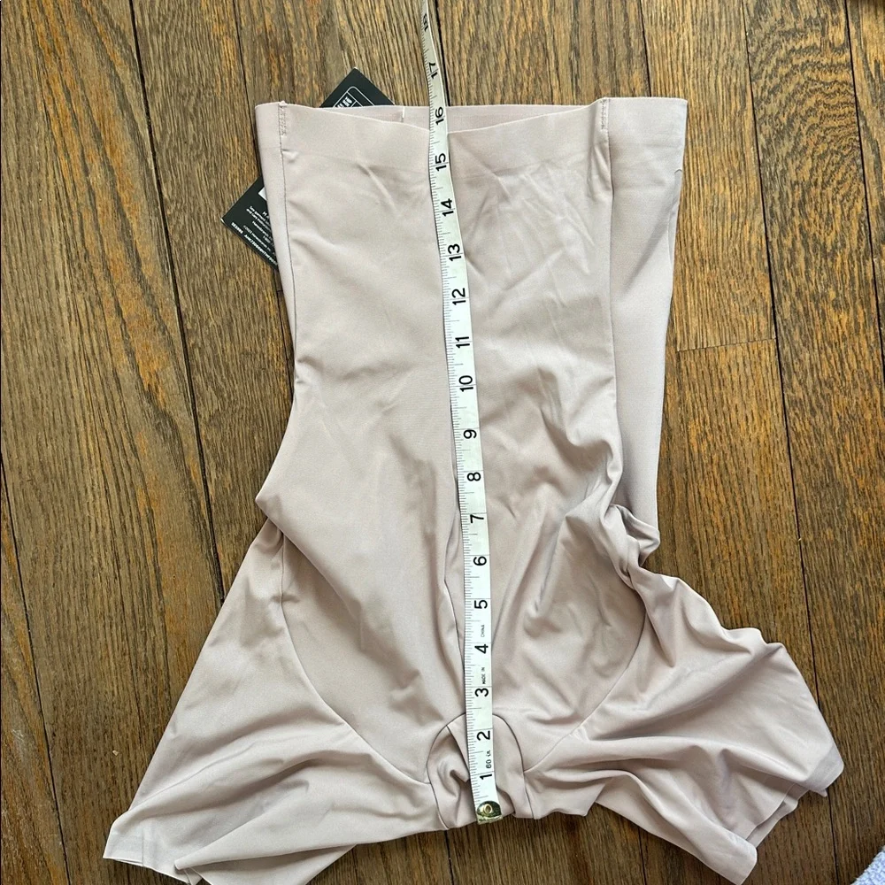 Maidenform thigh slimmer NWT Small High Waist Sculpts Extra Firm NEW S
